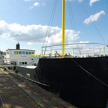 Hotel Magnificent Houseboat With A Stunning View! Amsterdam Exterior foto